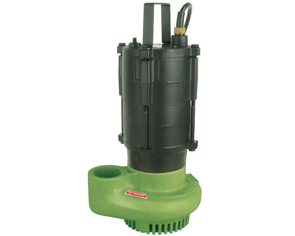 Bomba submersível Schneider BCS C05 preta com base verde e alça superior, posicionada verticalmente contra um fundo cinza claro.